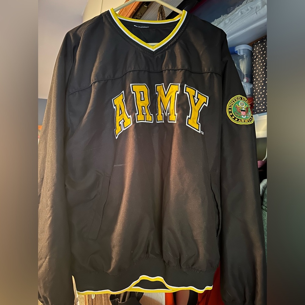 Army wind pullover